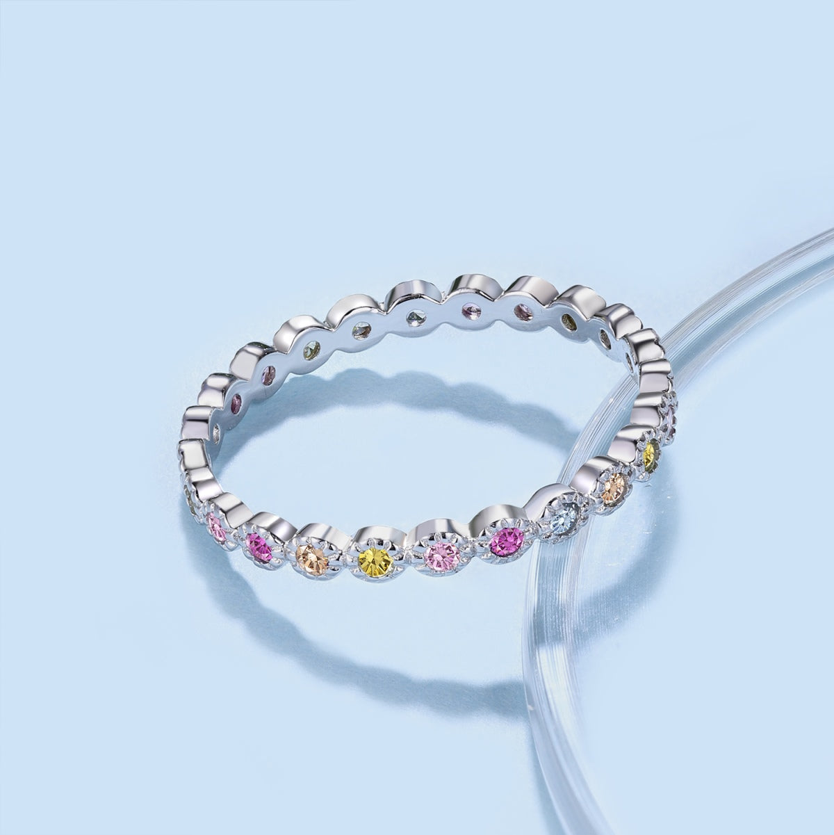 {
"Love Lucky": "Love Lucky",
"Radiant Sparkling Round Cut Daily Ring": "Anillo diario de corte redondo brillante y radiante"
}