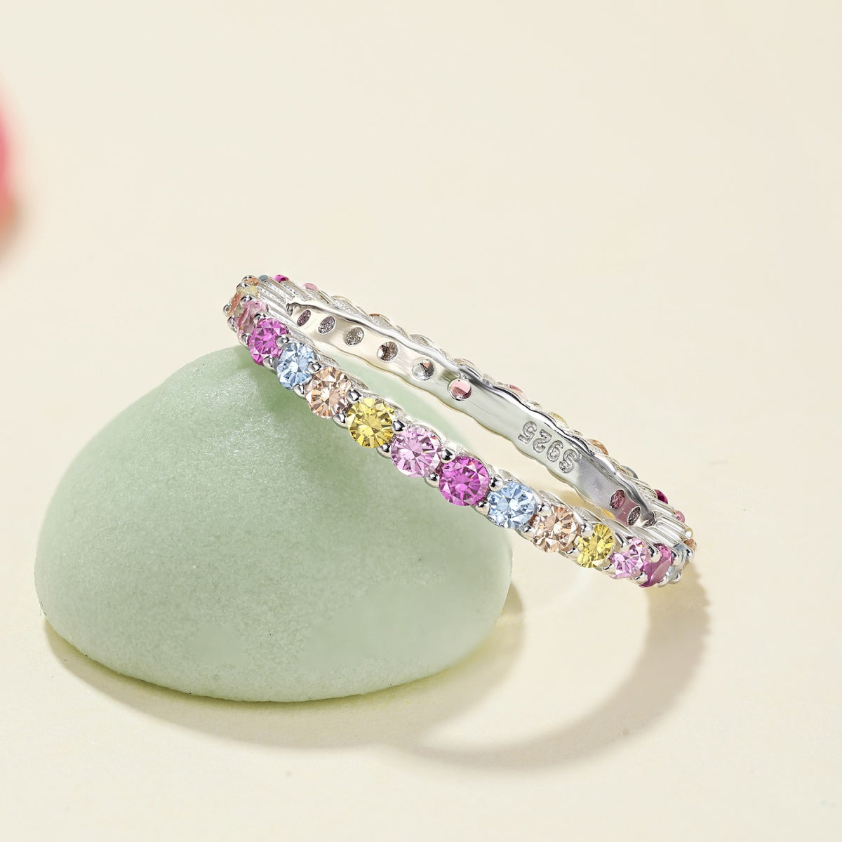 {
"Love Lucky": "Love Lucky",
"Elegant Vivid Round Cut Daily Ring": "Anello quotidiano elegante con taglio rotondo vivido"
}