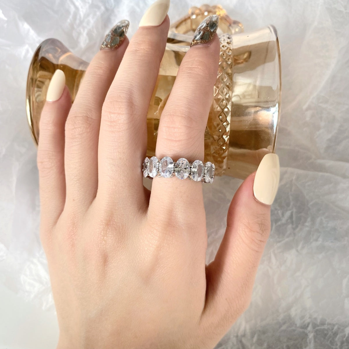{
"Love Lucky": "Love Lucky",
"Dainty Elongated Cushion Cut Tennis Ring": "精緻長枕形切割網球戒指"
}