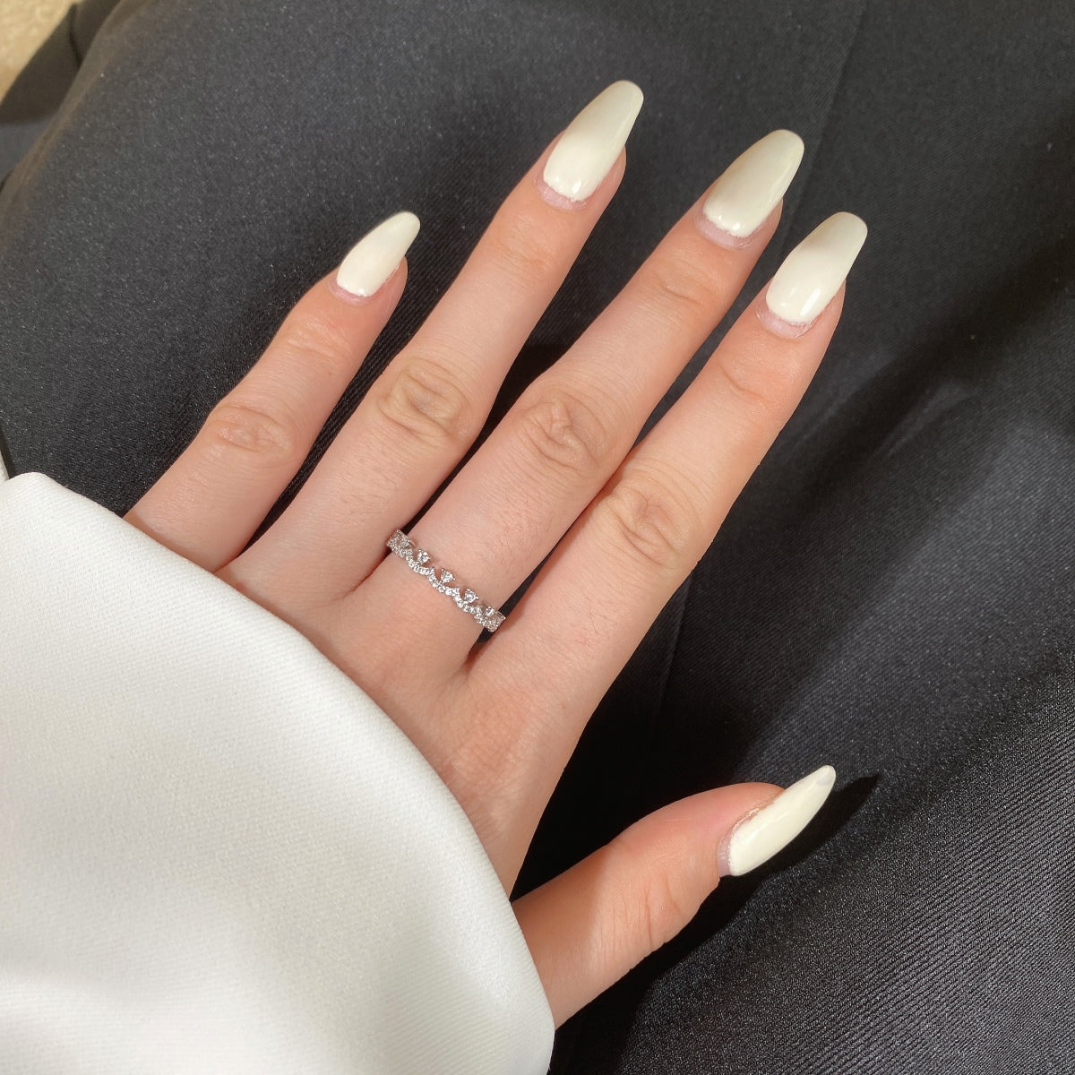 {
"Love Lucky": "Love Lucky",
"Elegant Resplendent Round Shape Party Ring": "Anillo de fiesta elegante y resplandeciente de forma redonda"
}