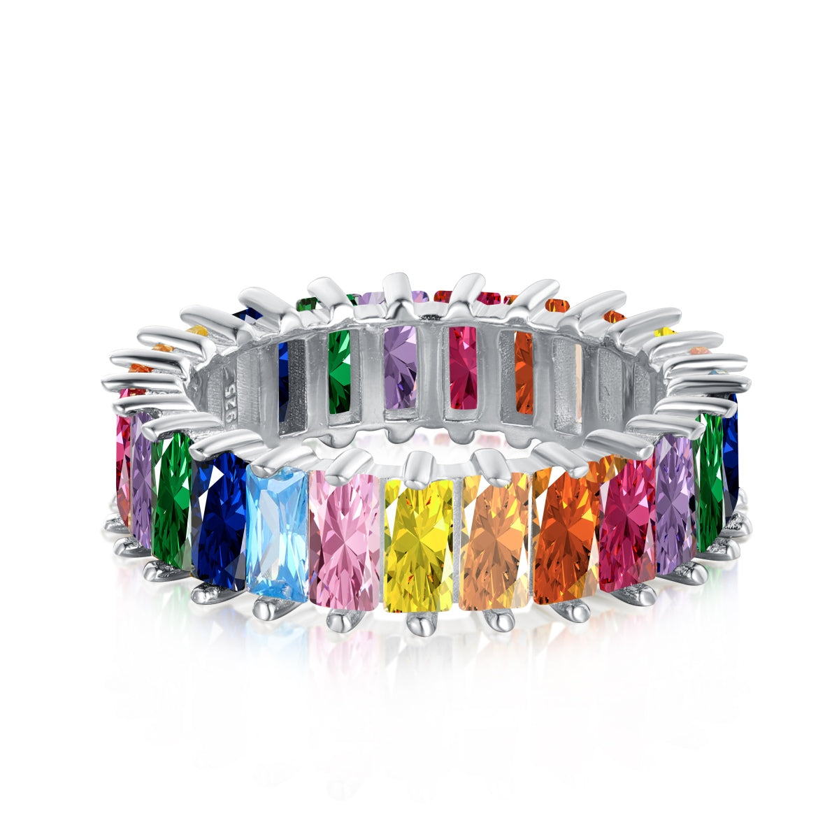 {
"Love Lucky": "Anillo de corte radiante colorido y único"
}