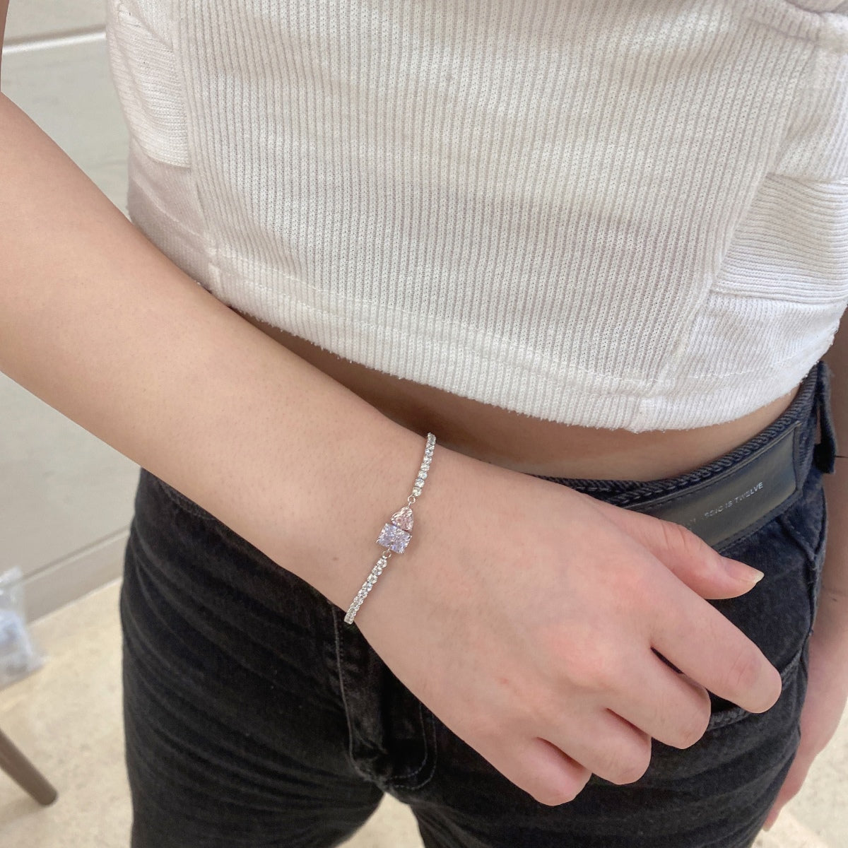 {
"Love Lucky": "Love Lucky",
"Dazzling Unique Multi Shape Lover Bracelet": "Bracciale per innamorati multiforme, unico e abbagliante"
}