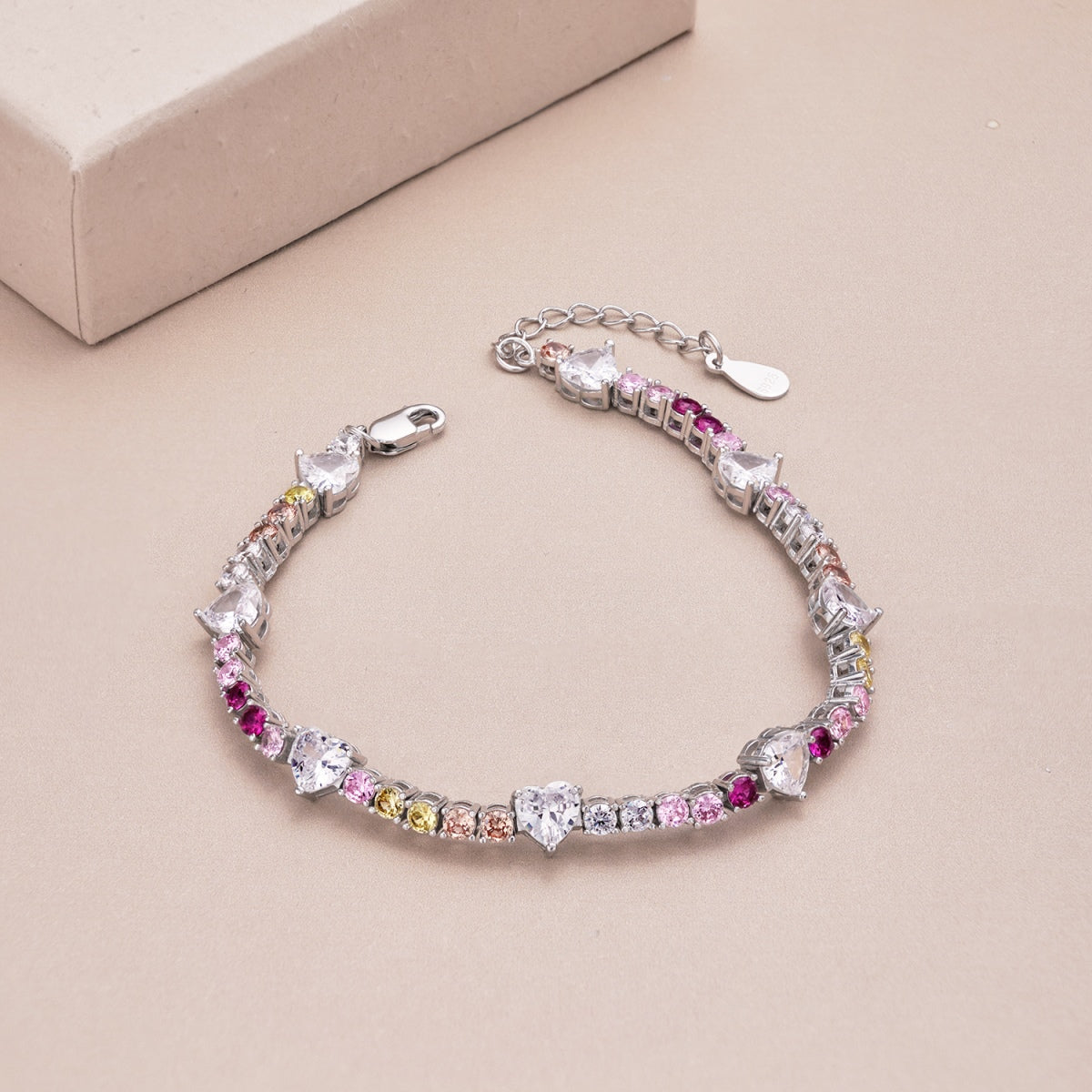 {
"Love Lucky": "Amor Afortunado",
"Romantic Heart Shape Round Cut Lover Bracelet": "Pulsera romántica para enamorados con forma de corazón y corte redondo"
}