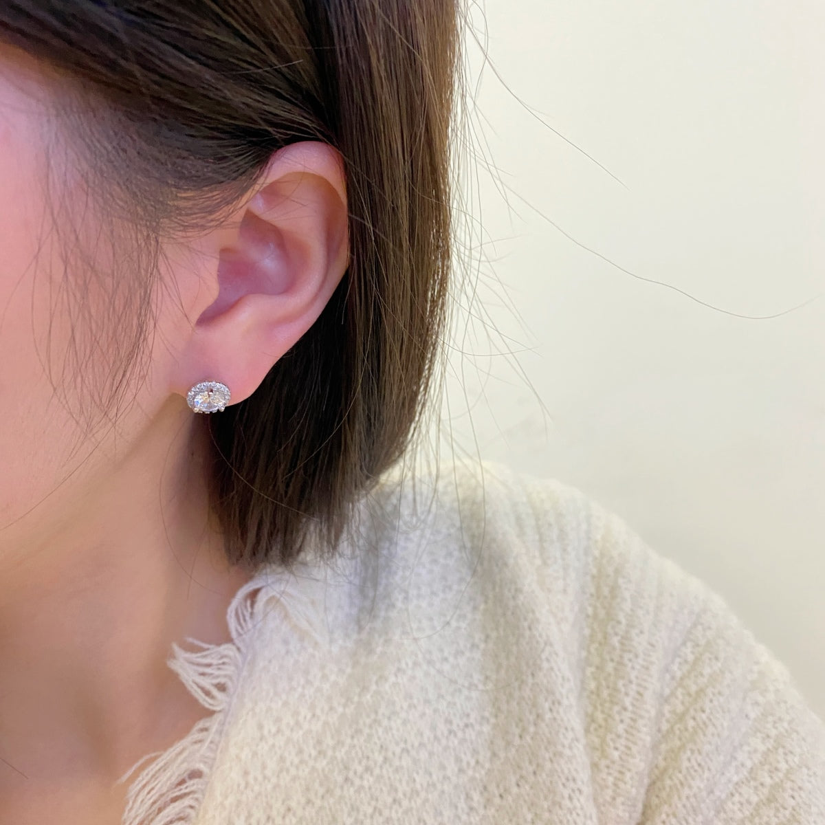 {
"Love Lucky": "Love Lucky",
"Classic Princess Round Shape Earrings": "Boucles d'oreilles classiques princesse forme ronde"
}
