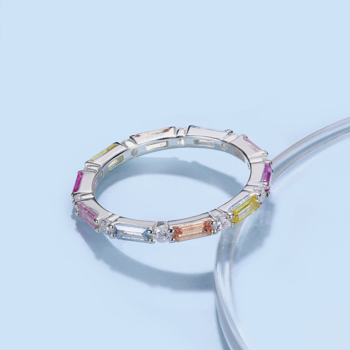 {
"Love Lucky": "Love Lucky",
"Lively In Shades Elegant Radiant Cut Daily Ring": "Lively In Shades 優雅雷地恩切割日常戒指"
}