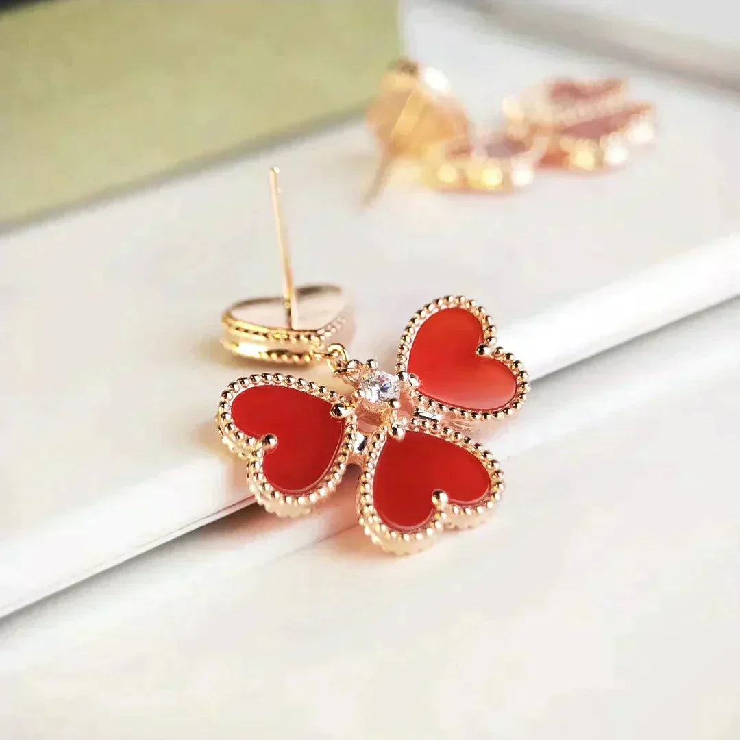 {
"Love Lucky": "愛戀幸運",
"SWEET CLOVER CARNELIAN EARRINGS": "甜心幸運草紅玉髓耳環"
}