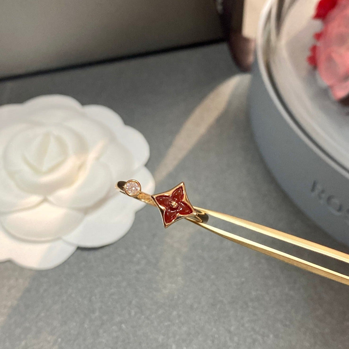 {
"Love Lucky": "Bague ouverte Love Lucky STAR 1 DIAMANT"
}