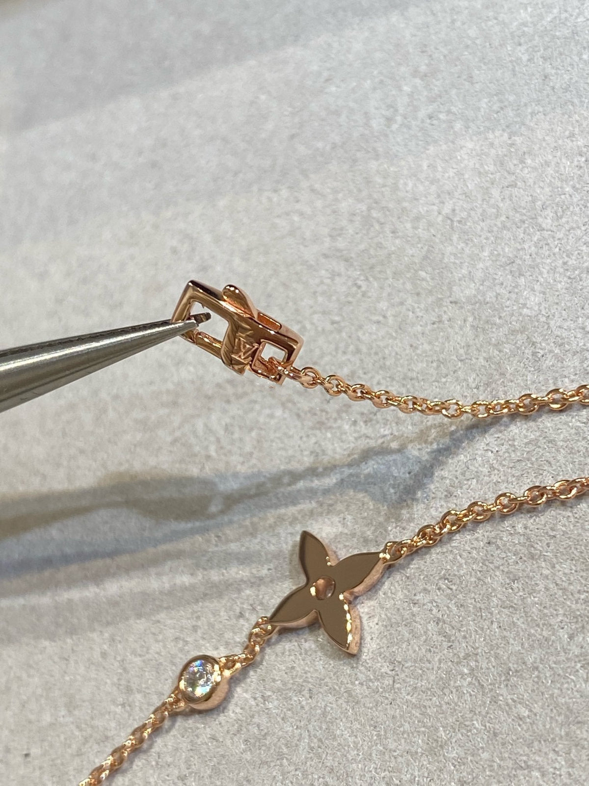 {
"Love Lucky": "Love Lucky",
"STAR DIAMOND PINK GOLD BRACELET": "星型鑽石玫瑰金手鍊"
}