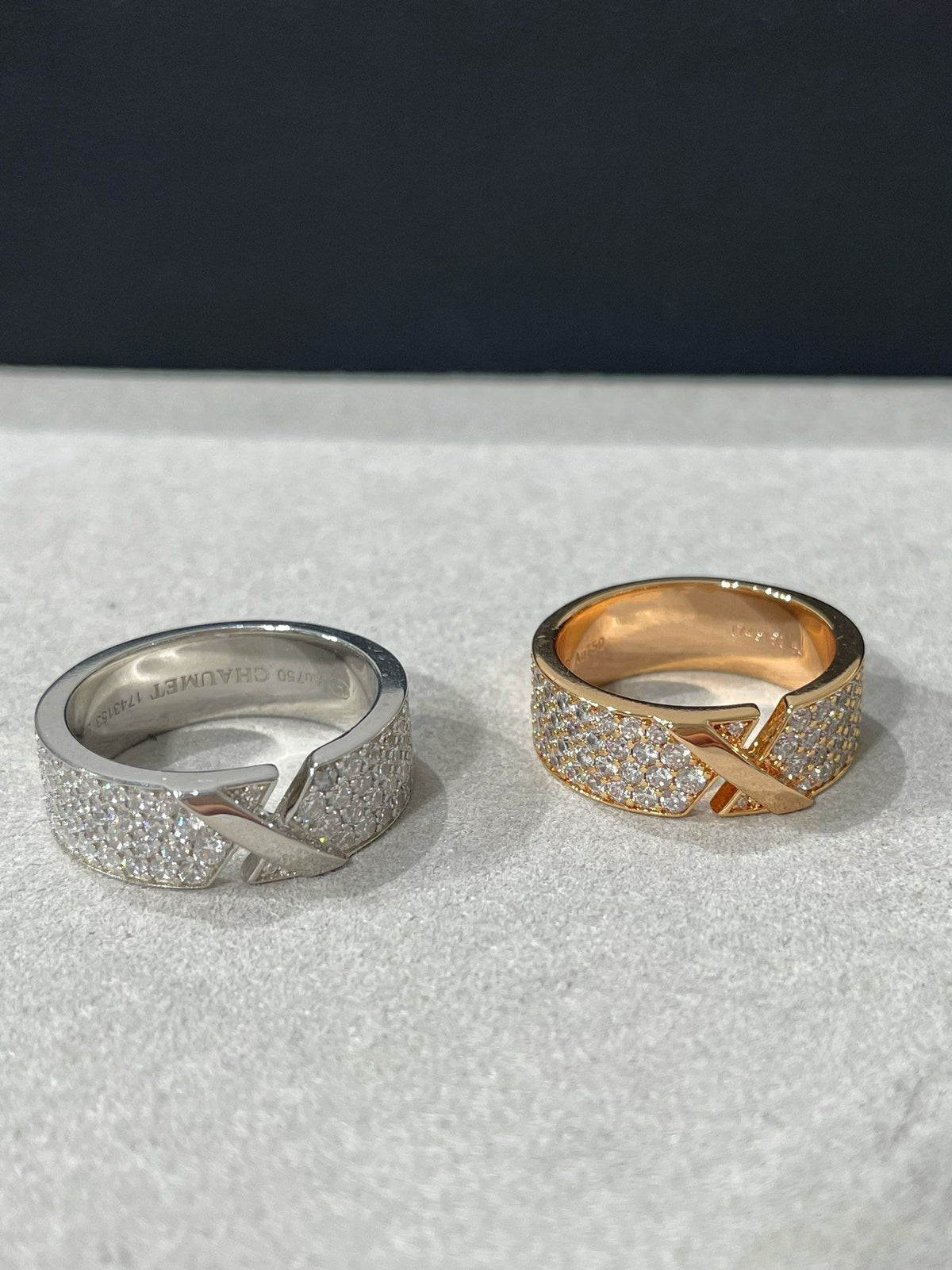 {
"Love Lucky": "Love Lucky",
"LIENS EVIDENCE DIAMOND PAVED RING": "LIENS EVIDENCE 鑽石鑲嵌戒指"
}