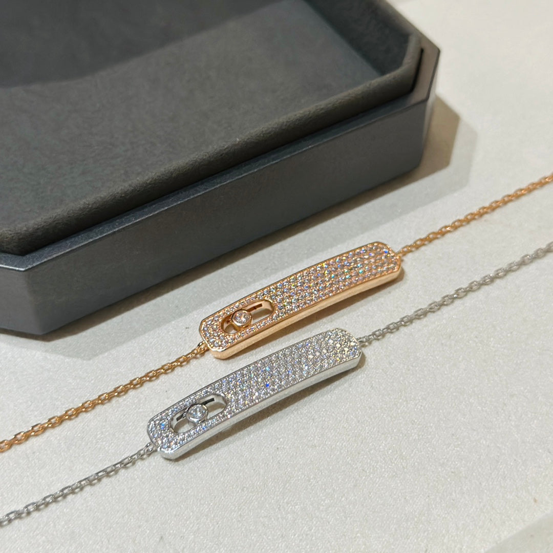 {
"Love Lucky": "Love Lucky",
"MOVE CLASSIQUE DIAMOND PAVED BRACELET": "BRACELET MOVE CLASSIQUE PAVÉ DIAMANTS"
}