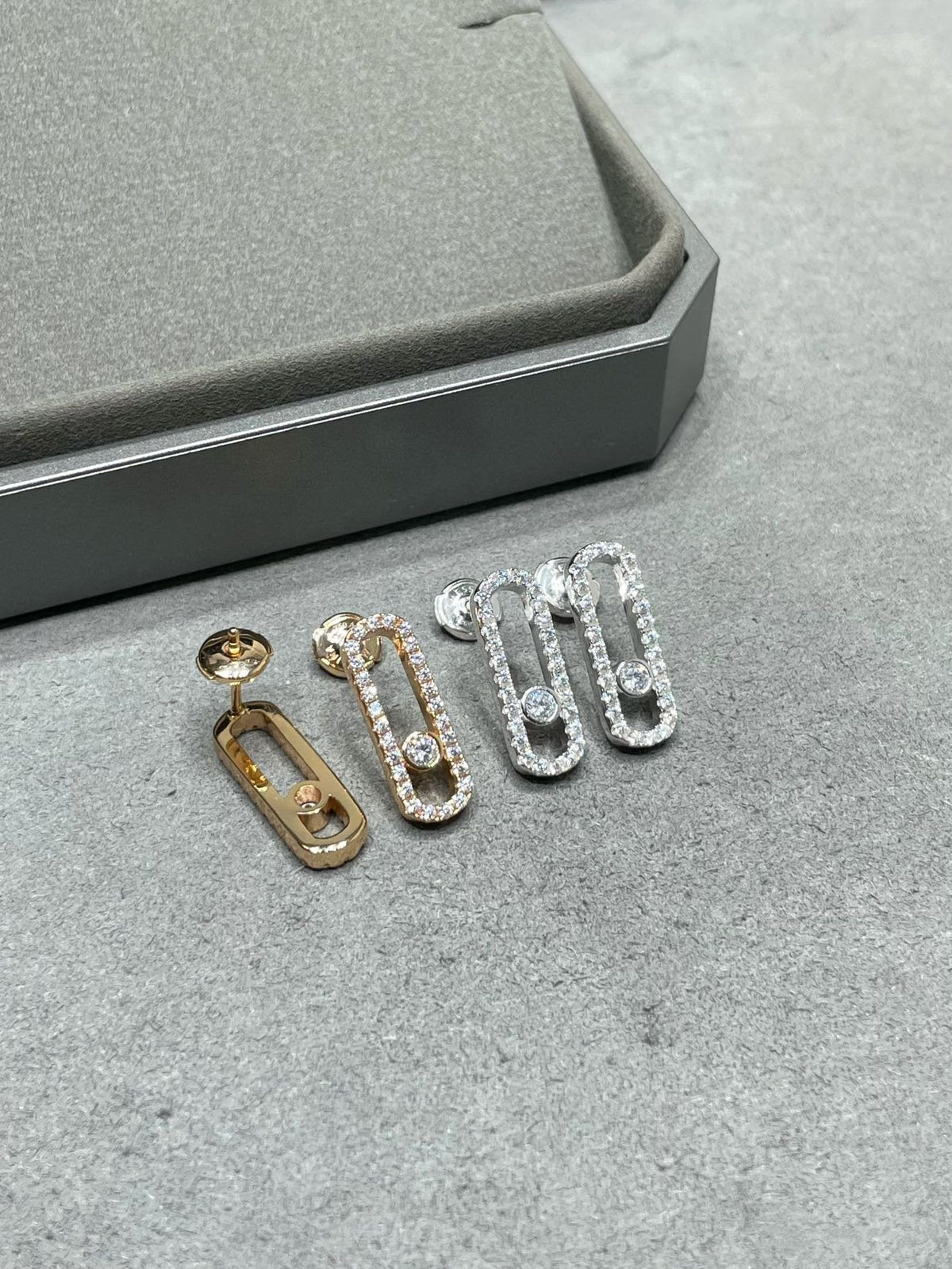 {
"Love Lucky": "Love Lucky",
"MOVE UNO STUD DIAMOND PAVED EARRINGS": "PENDIENTES MOVE UNO DE DIAMANTES CON PAVÉ"
}
