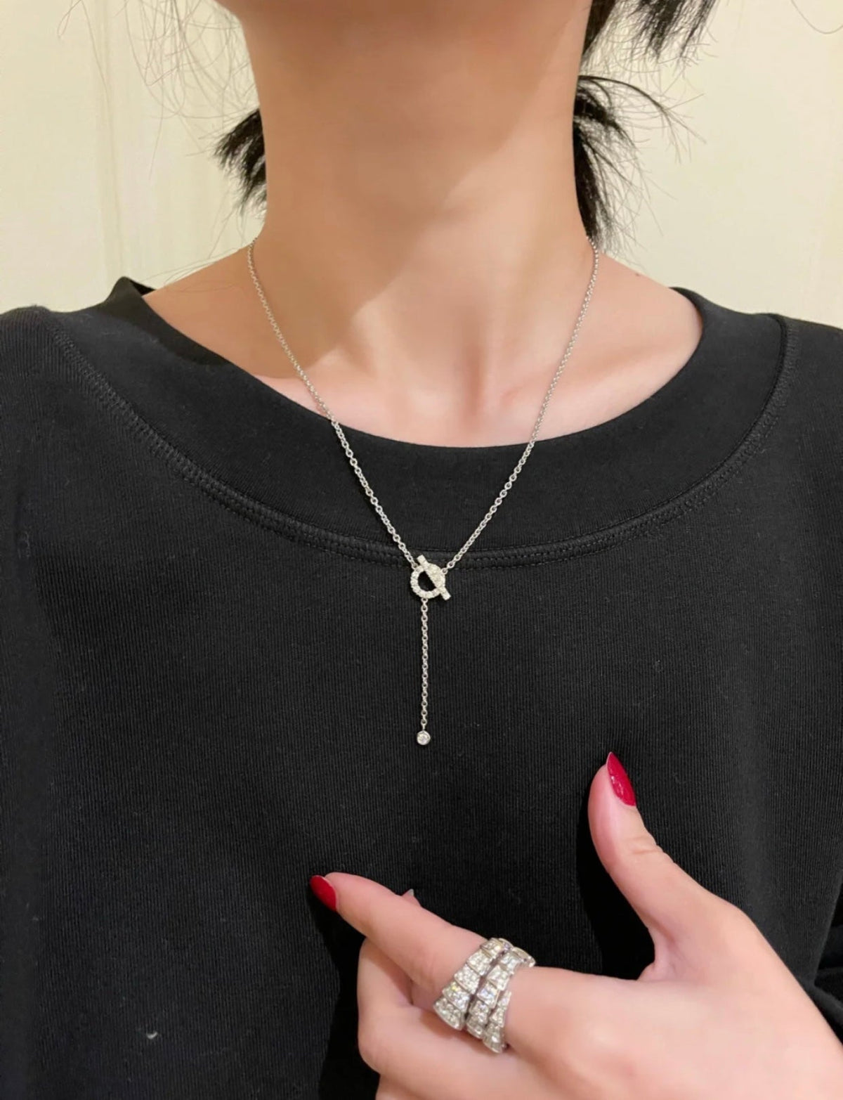 {
"Love Lucky": "Love Lucky",
"FINESSE SILVER DIAMOND NECKLACE": "COLLAR DE PLATA Y DIAMANTE FINESSE"
}