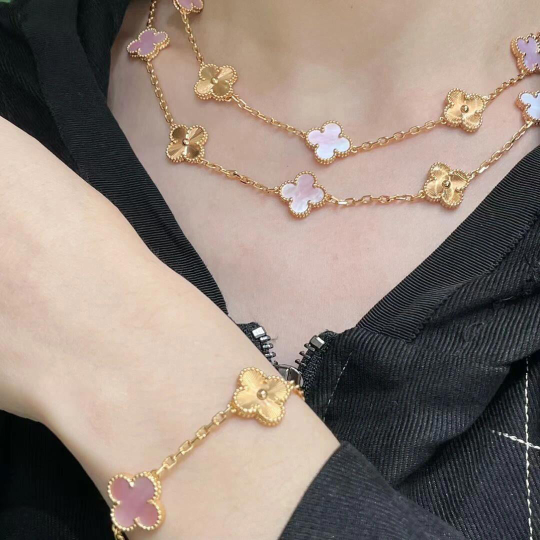 {
"Love Lucky": "Love Lucky",
"CLOVER 20 MOTIFS LASER PINK MOP NECKLACE": "COLLAR CLOVER 20 MOTIVOS NÁCAR ROSA LÁSER"
}