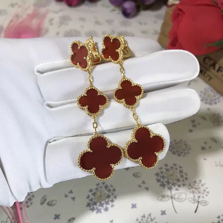 {
"Love Lucky": "Love Lucky",
"CLOVER 3 MOTIF CARNELIAN DROP EARRINGS": "三葉草 3 圖案紅玉髓垂墜耳環"
}
