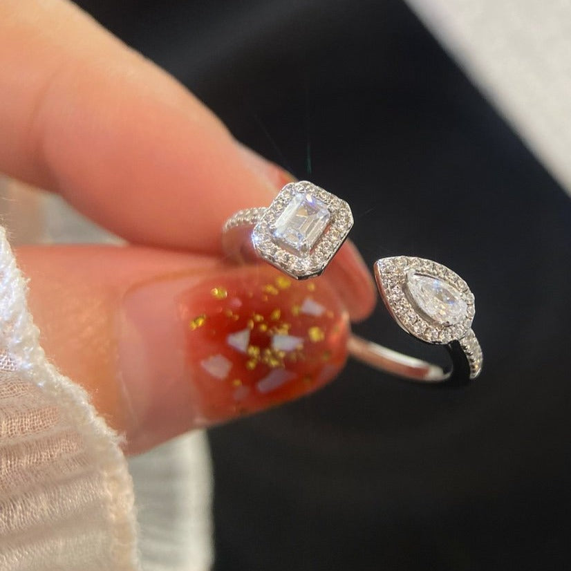 {
"Love Lucky": "Love Lucky",
"MY TWIN TOI & MOI SILVER DIAMOND RING": "BAGUE DIAMANT TOI & MOI MY TWIN EN ARGENT"
}