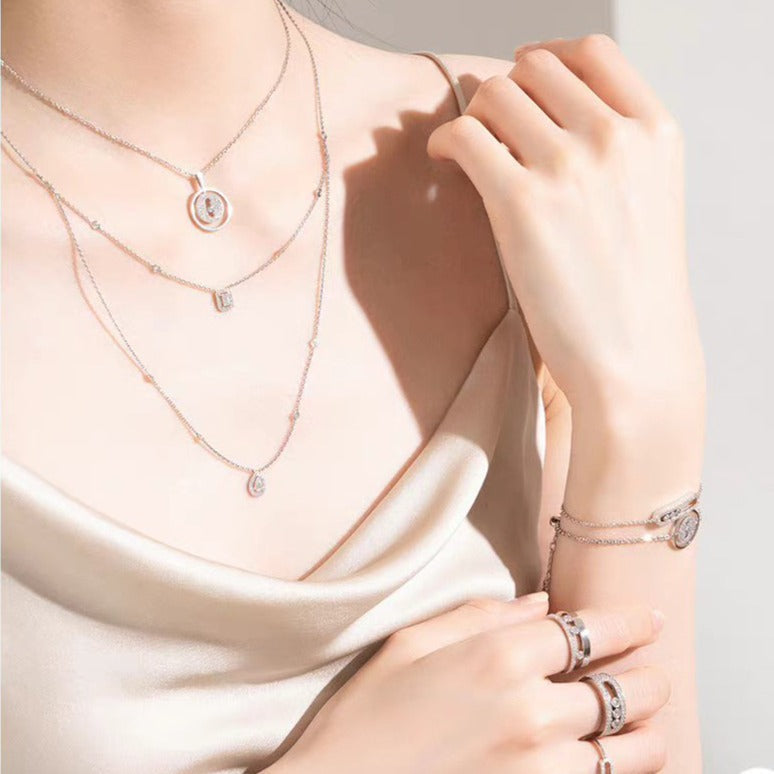 {
"Love Lucky": "Love Lucky",
"LUCKY MOVER PM PAVED NECKLACE": "COLLAR LUCKY MOVER PM CON PAVÉ"
}
