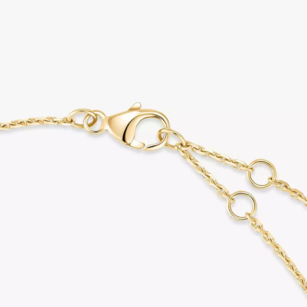 {
"Love Lucky": "Love Lucky",
"Pavé Baby Move Diamond Bracelet": "Bracciale Baby Move Pavé con diamanti"
}