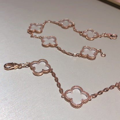 [Love Lucky] Armband aus Bergkristall mit Kleeblatt-Motiv und 5 Roségold
