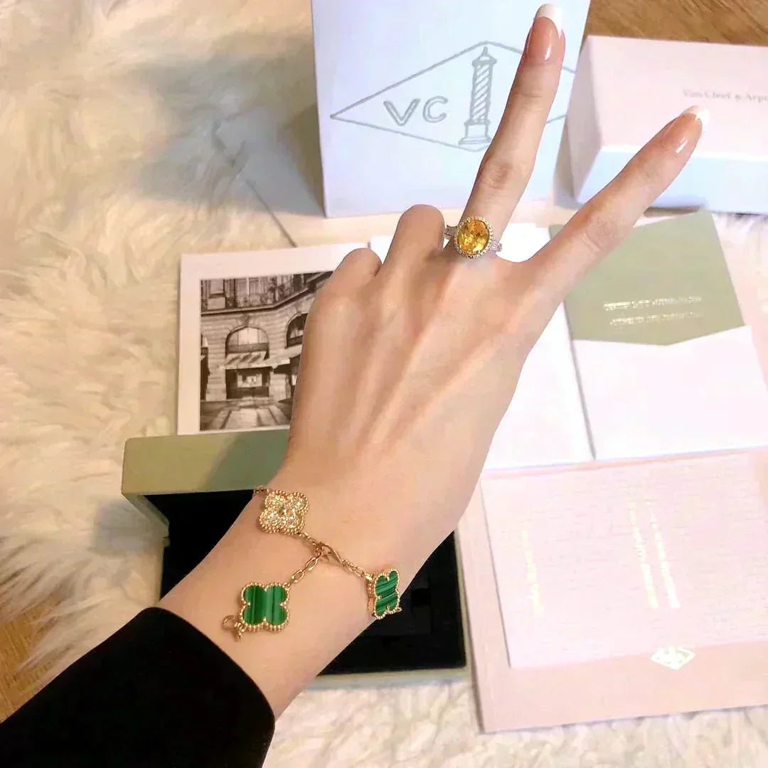[Love Lucky] CLOVER 5 MOTIF MALACHITE BRACELET COLLECTION