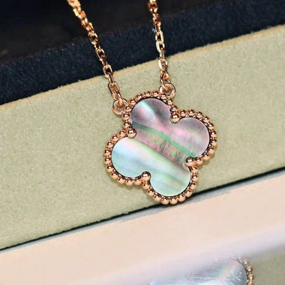 [Love Lucky]COLLAR DE NÁCAR GRIS CLOVER 15MM