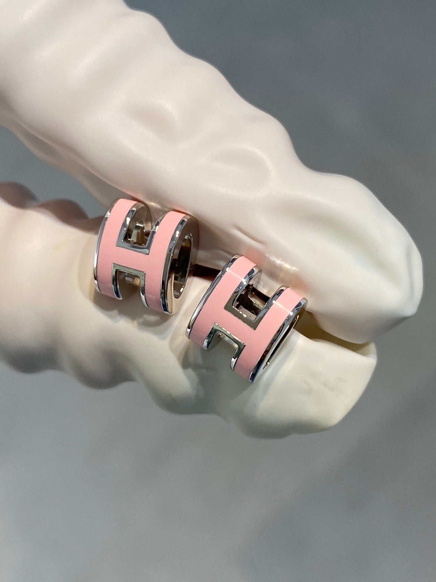 [Love Lucky]MINI POP H SILVER EARRINGS PINK