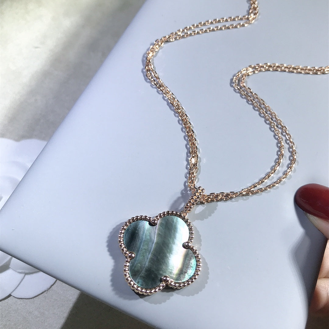[Love Lucky] COLLIER GRAND TRÈFLE 25 MM DORÉ NACRE FONCÉE