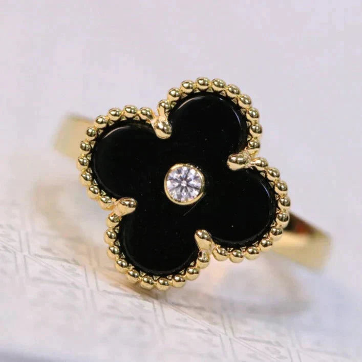 [Love Lucky]ANILLO DE TRÉBOL ONIX CON DIAMANTE EN ORO