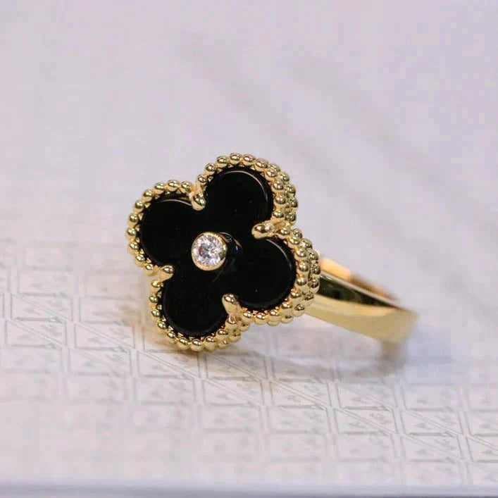 [Love Lucky]ANILLO DE TRÉBOL ONIX CON DIAMANTE EN ORO