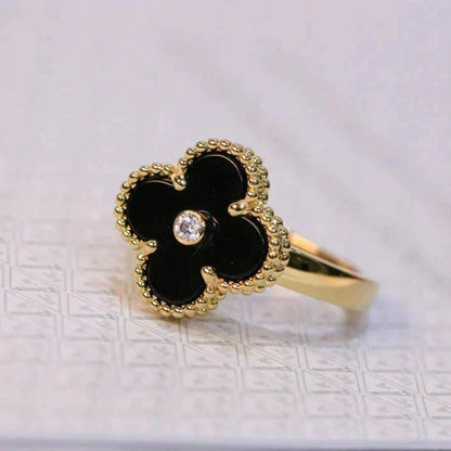 [Love Lucky]ANILLO DE TRÉBOL ONIX CON DIAMANTE EN ORO