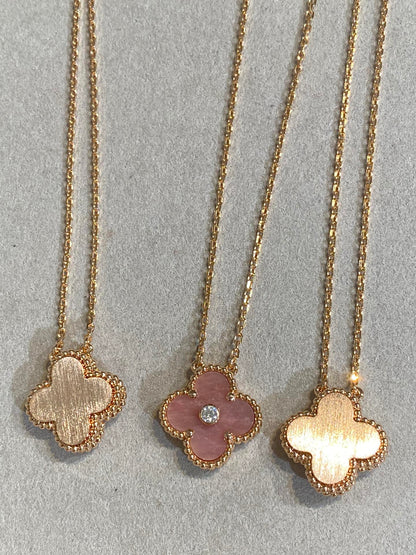 [Love Lucky]COLLIER TRÈFLE 15 MM EN RHODONITE ET DIAMANT