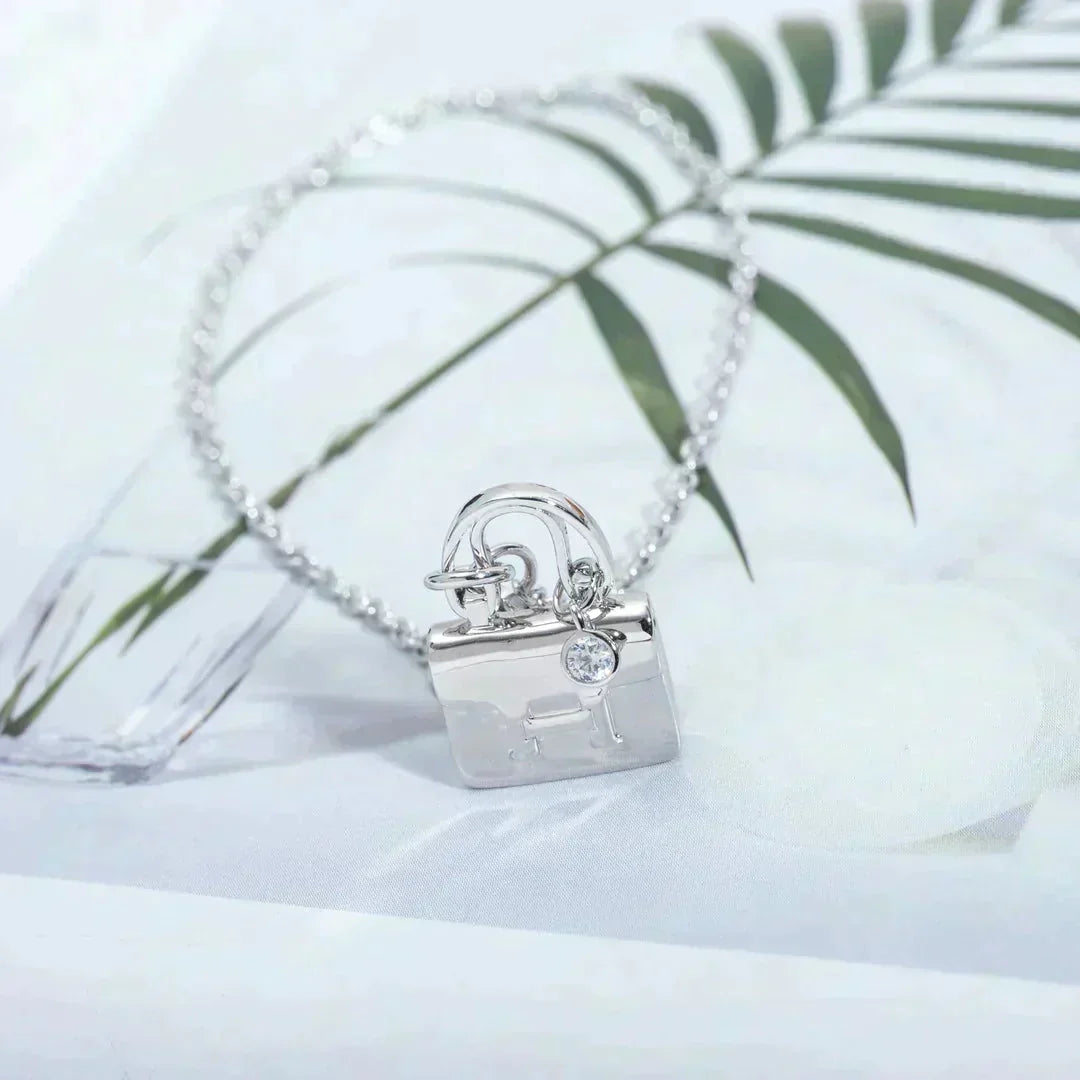[Love Lucky]AMULETTE PEDANT SILVER NECKLACE