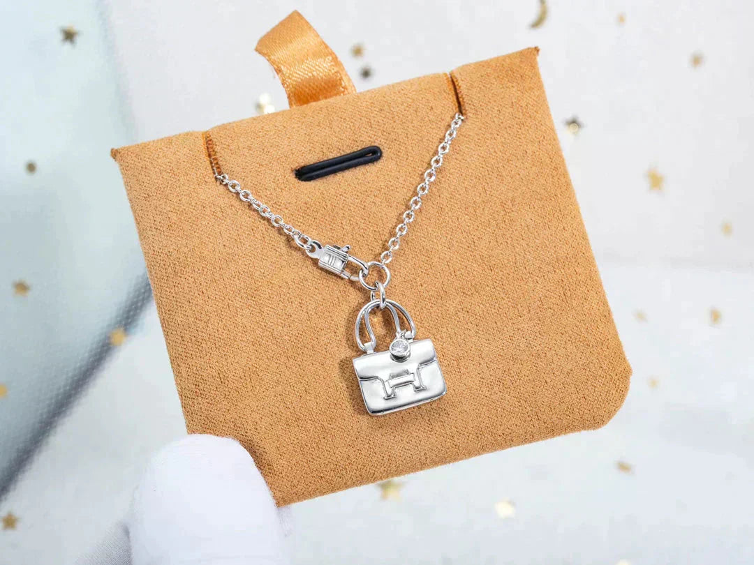 [Love Lucky]AMULETTE PEDANT SILVER NECKLACE