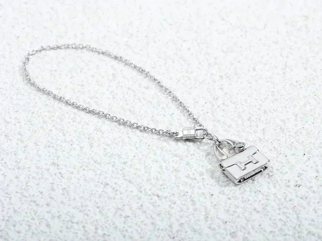 [Love Lucky]AMULETTE PEDANT SILVER NECKLACE