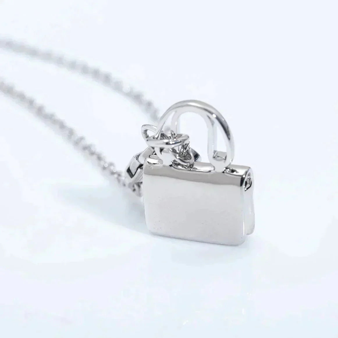 [Love Lucky]AMULETTE PEDANT SILVER NECKLACE