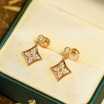 {"Love Lucky":"Love Lucky","STAR DIAMONDS EARRINGS GOLD":"星形鑽石金耳環"}