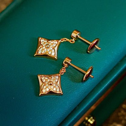 {"Love Lucky":"Love Lucky","STAR DIAMONDS EARRINGS GOLD":"星形鑽石金耳環"}