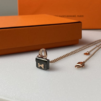 [Love Lucky]COLLANA CONSTANCE CON CIONDOLO NERO IN ORO ROSA