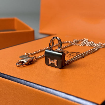 [Love Lucky]COLLANA CONSTANCE CON CIONDOLO NERO IN ORO ROSA