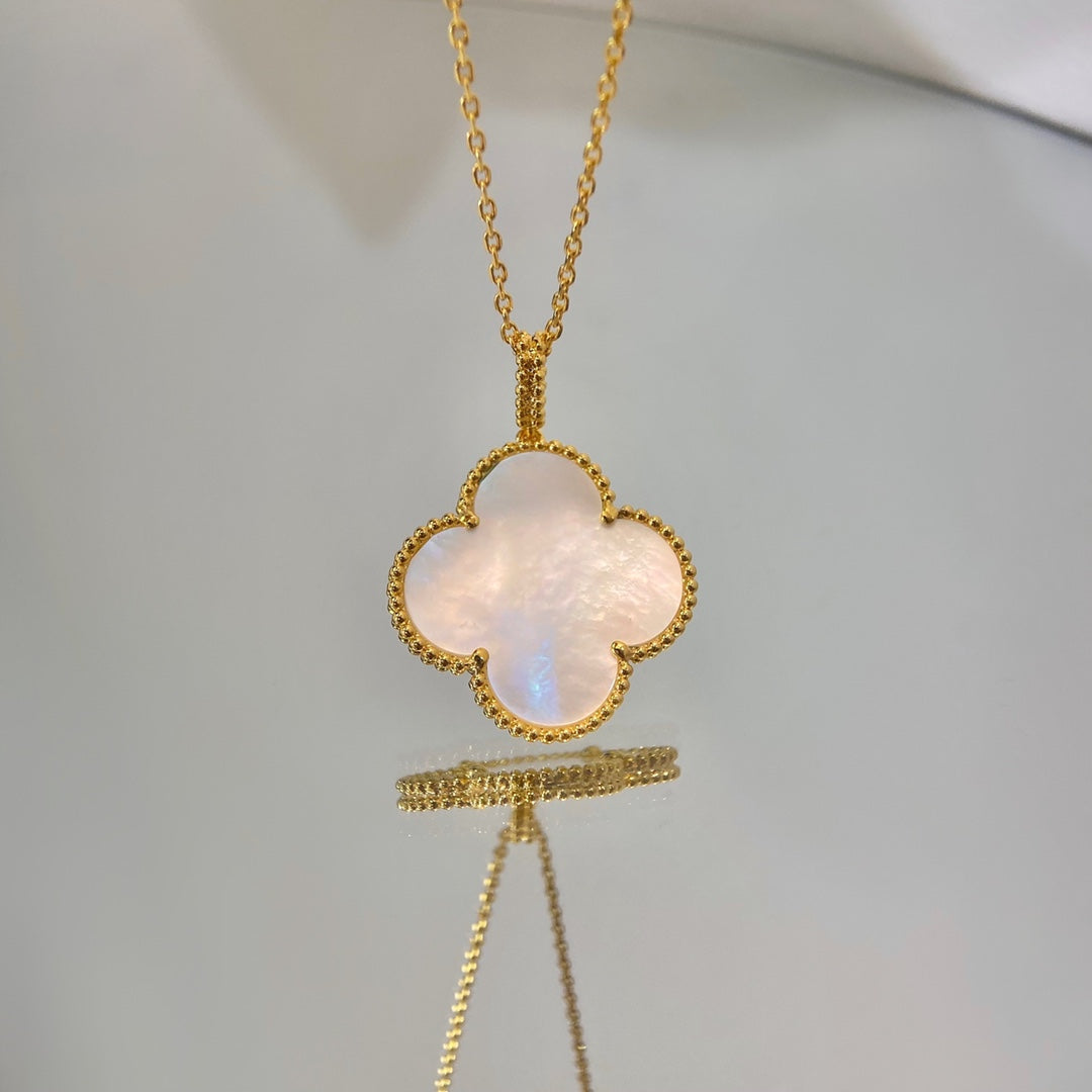 [Love Lucky]COLLAR CON COLGANTE GRANDE CLOVER 25MM NÁCAR