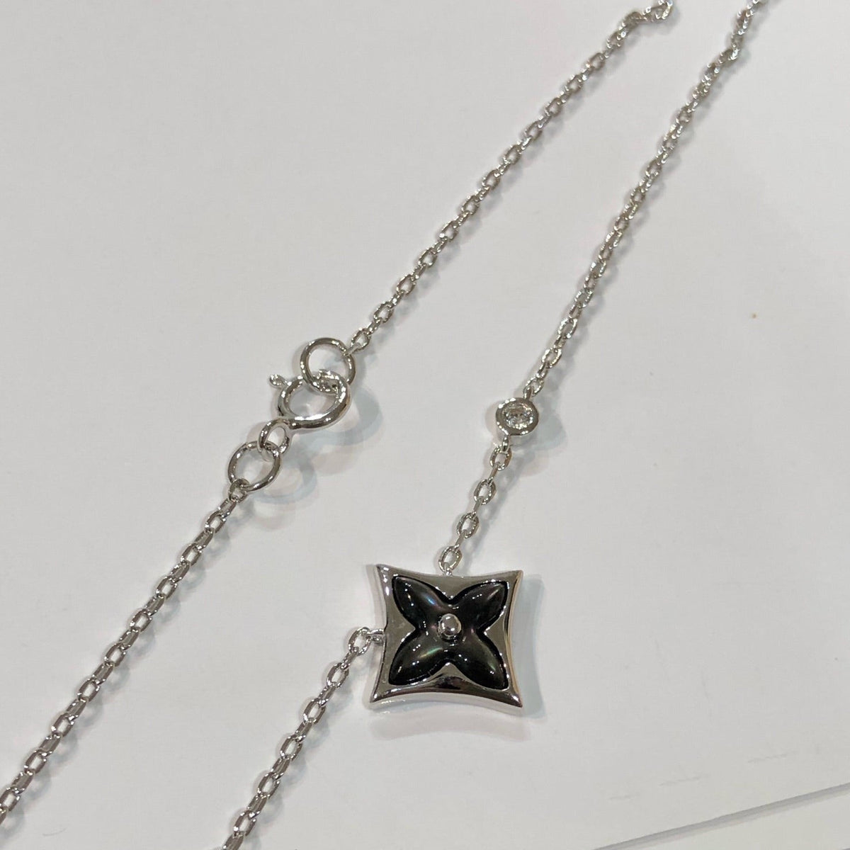 [Love Lucky]COLLANA STELLA MADREPERLA NERA