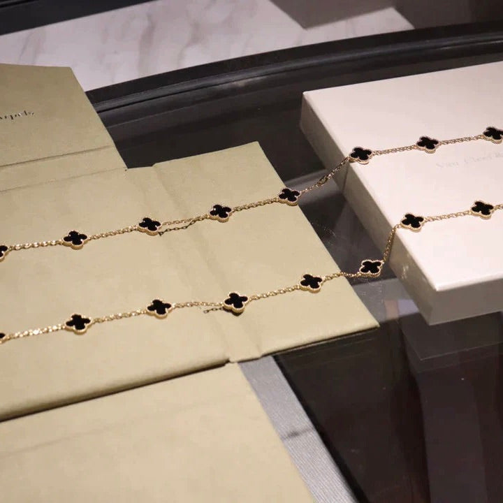 [Love Lucky] COLLAR DE ÓNIX CON 20 MOTIVOS DE TRÉBOL