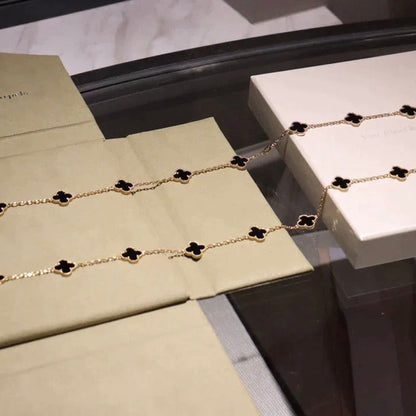 [Love Lucky] COLLAR DE ÓNIX CON 20 MOTIVOS DE TRÉBOL