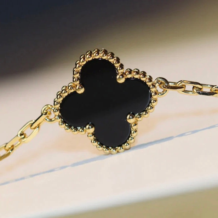 [Love Lucky] COLLAR DE ÓNIX CON 20 MOTIVOS DE TRÉBOL