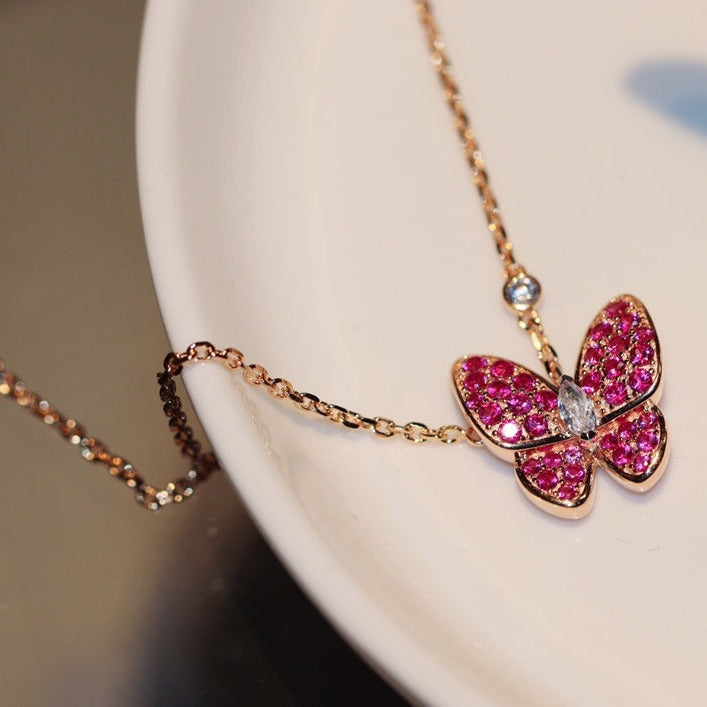 [Love Lucky]COLLAR DE ORO ROSA CON DIAMANTE ROJO DE MARIPOSA