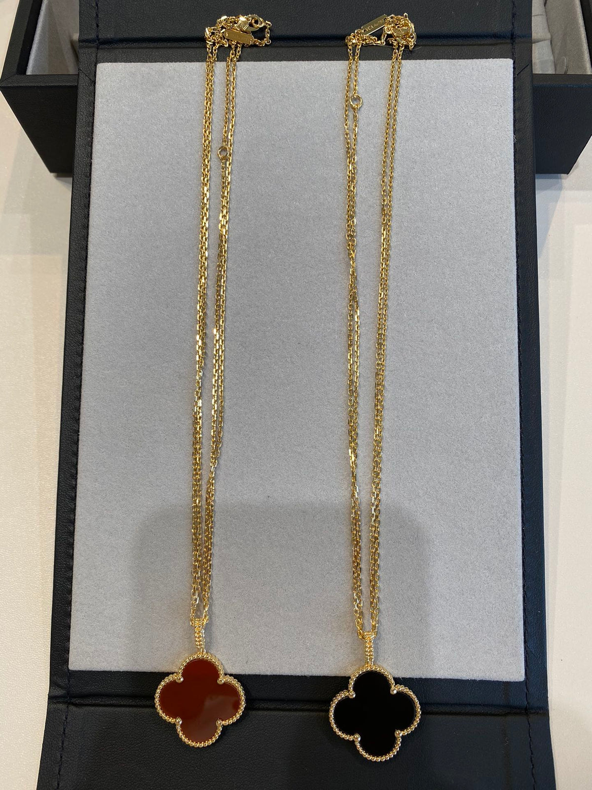 [Love Lucky]COLLIER TRÈFLE 25 MM OR CORNALINE