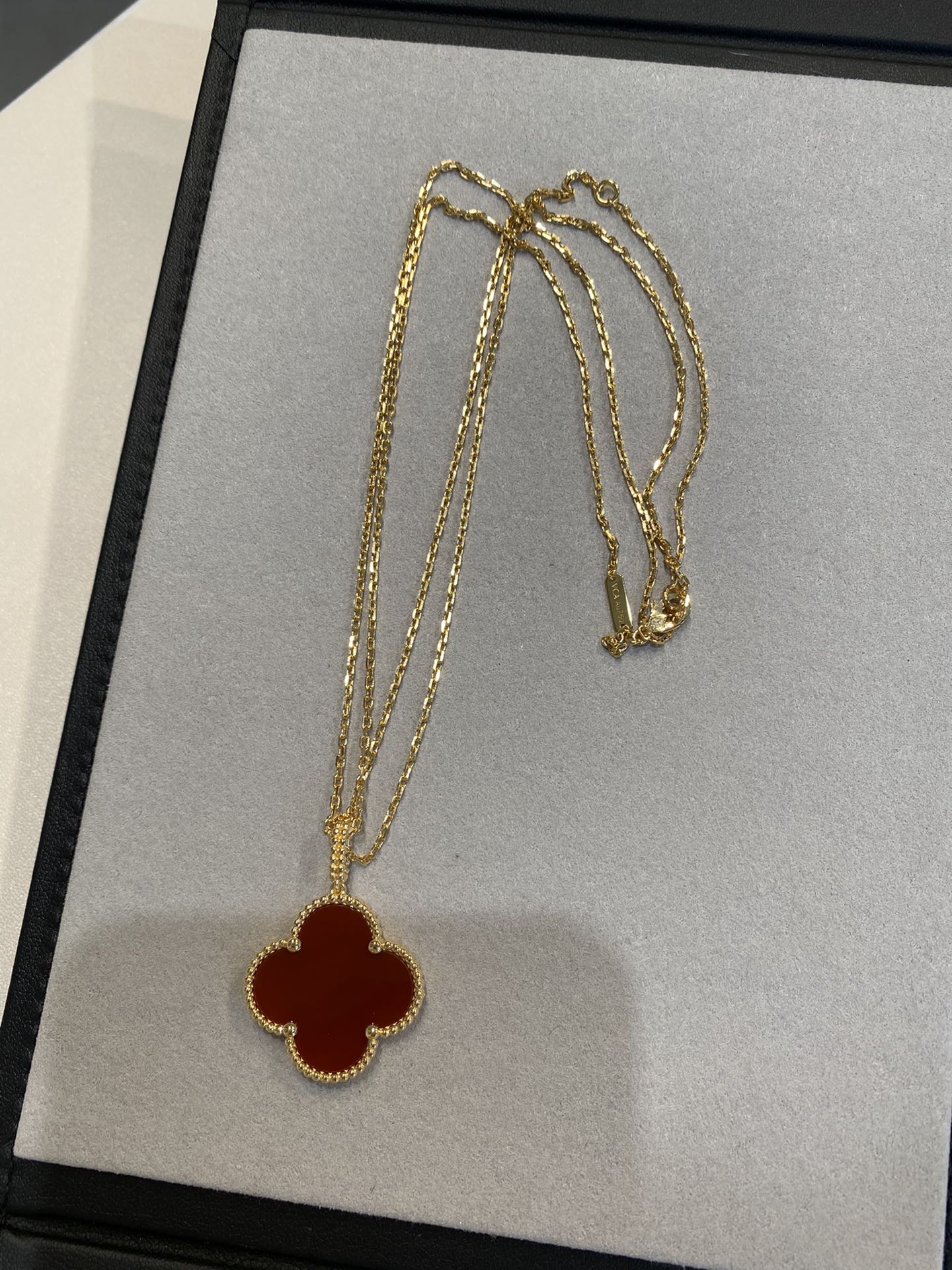 [Love Lucky]CLOVER 25MM NECKLACE GOLD CARNELIAN