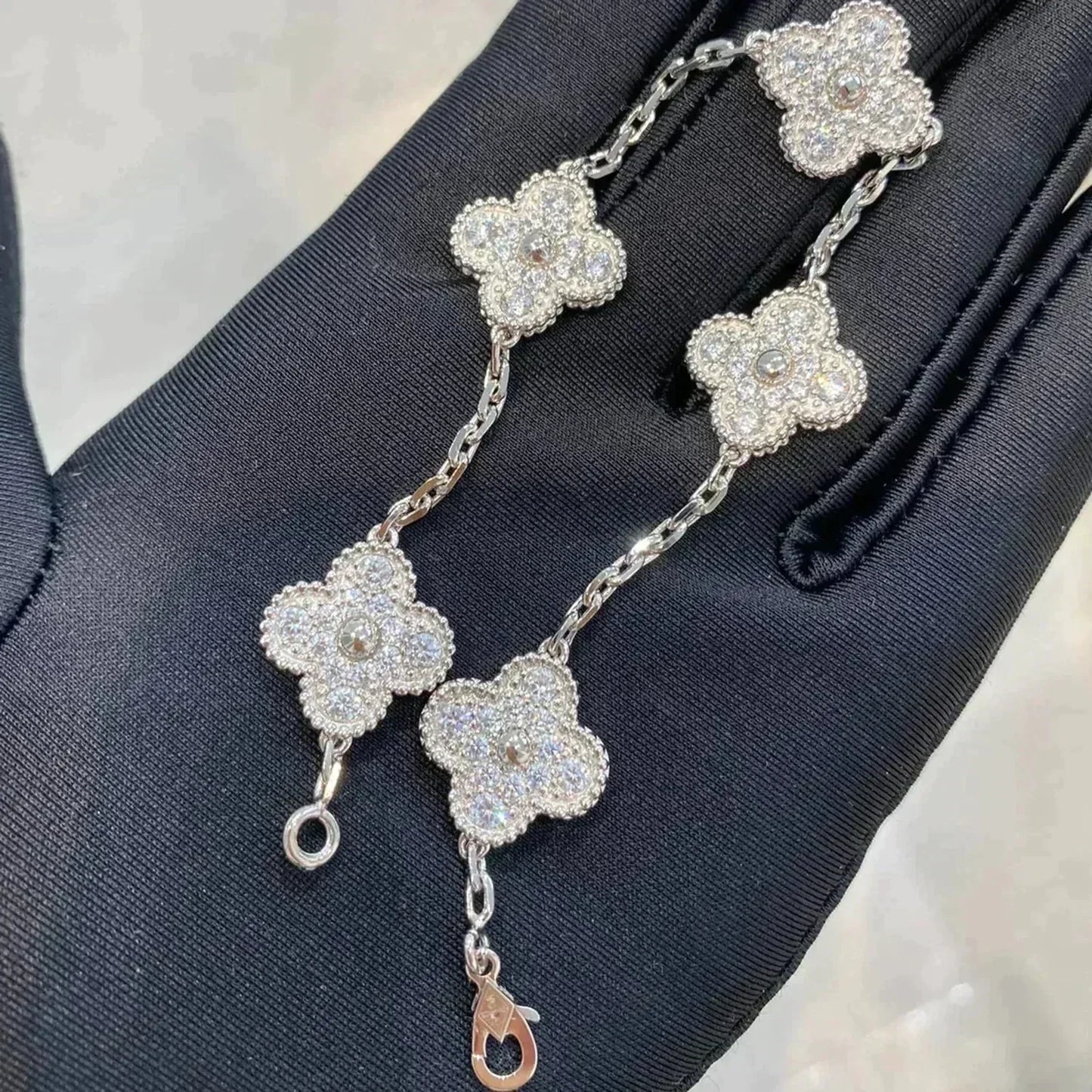 [Love Lucky] CLOVER 5 MOTIF FULL DIAMOND BRACELET COLLECTION
