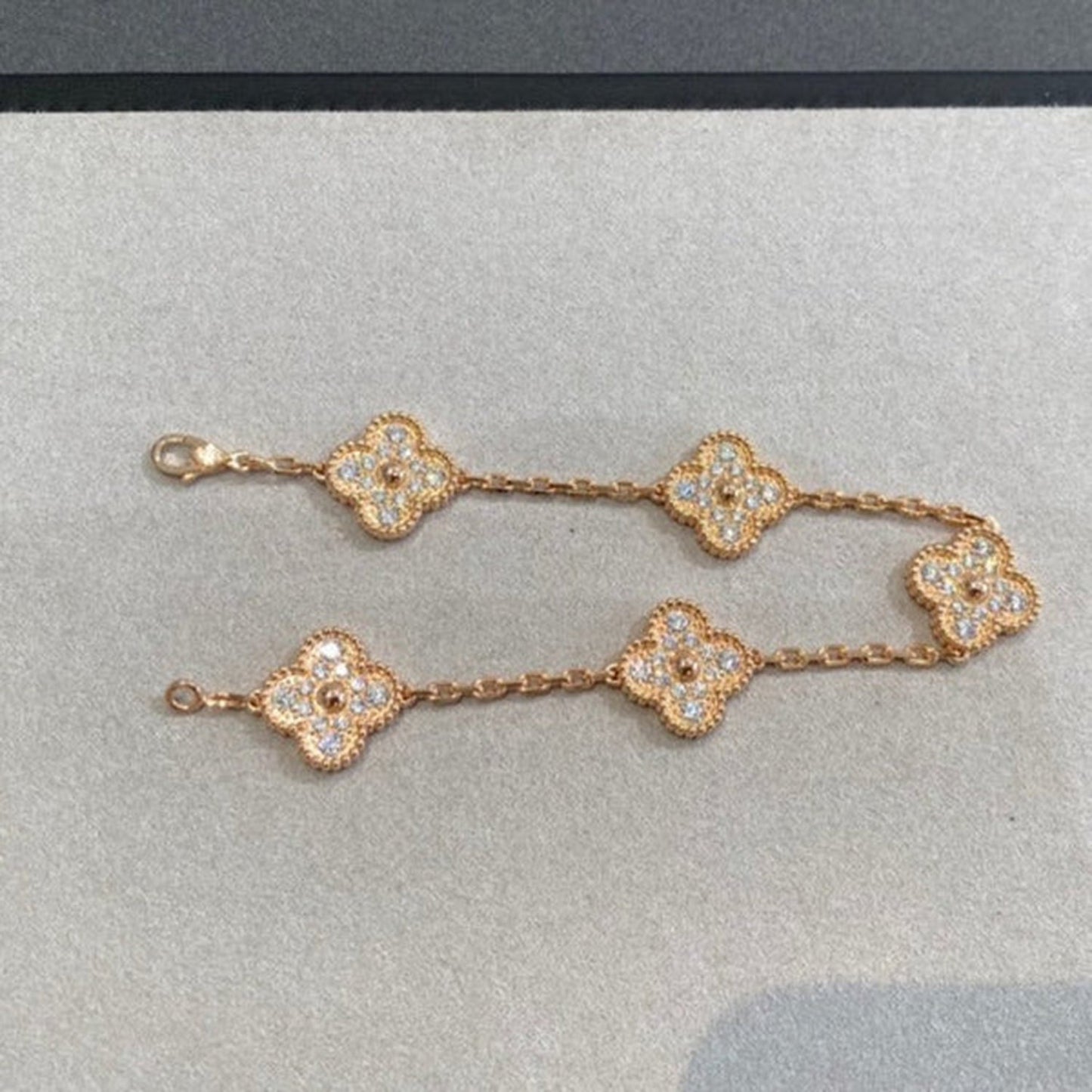 [Love Lucky] CLOVER 5 MOTIF FULL DIAMOND BRACELET COLLECTION