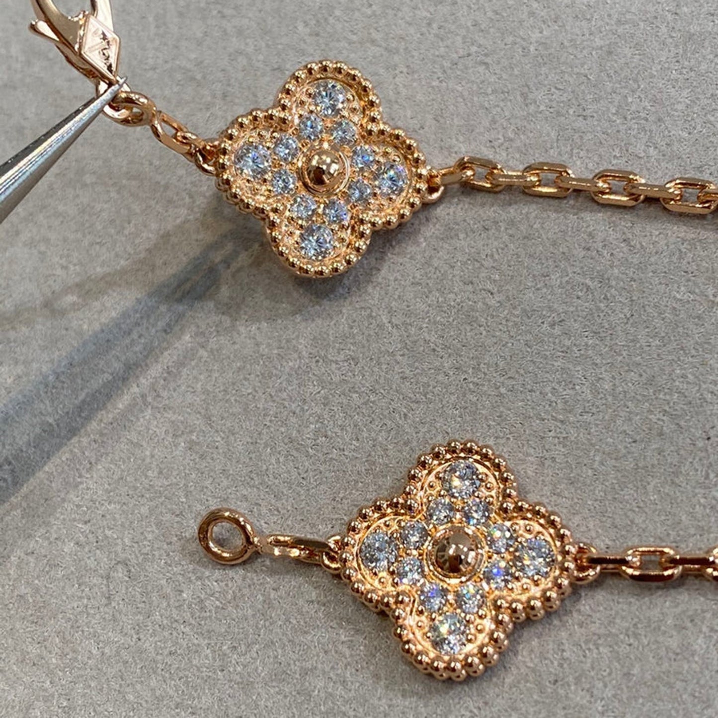 [Love Lucky] CLOVER 5 MOTIF FULL DIAMOND BRACELET COLLECTION