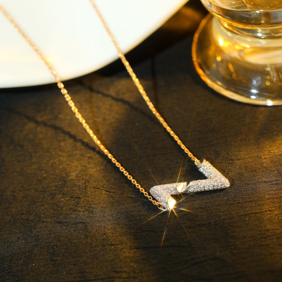 [Love Lucky]COLLAR CON DIJE DE DIAMANTE VOLT SILVER